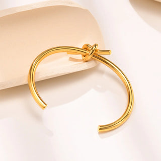 VNOX Niche Knot Open Hand Cuff Bracelet, Stainless Steel Jewelry Gold Plated Non Tarnish Hand Chain Fashion Accessory for Women